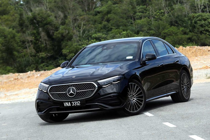 Mercedes-Benz E 350e ăn xăng ít hơn cả Honda Lead, không đổ xăng vẫn đủ dùng hằng ngày - Ảnh 4.