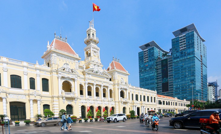 UBND TP.HCM phân công lĩnh vực phụ trách của 7 phó chủ tịch - Ảnh 1.