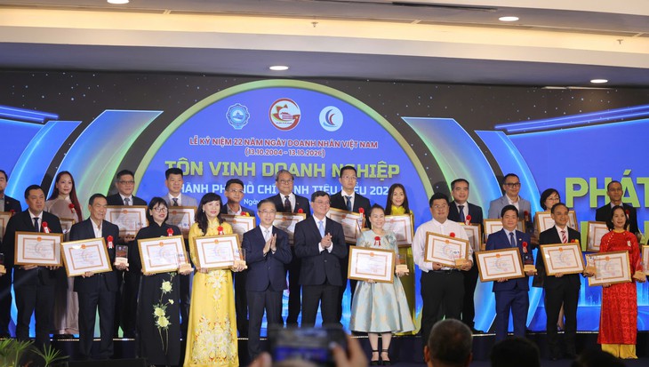 Saigon Co.op nhận cú đúp giải thưởng của TP.HCM trong năm Co.opmart tròn 30 tuổi - Ảnh 3.