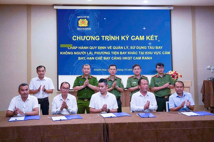 Cấm bay flycam, drone quanh sân bay quốc tế Cam Ranh - Ảnh 2.