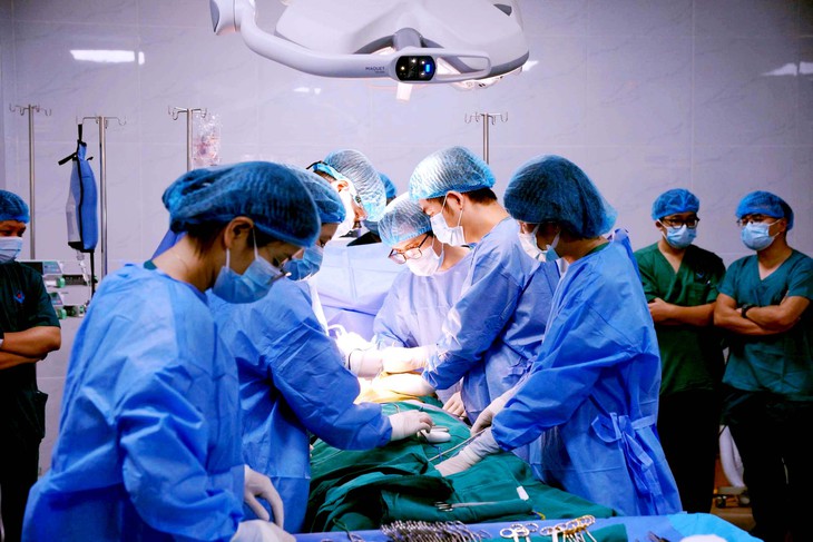 Cô giáo 22 tuổi chết não sau tai nạn, gia đình hiến tạng cứu 4 người - Ảnh 1.