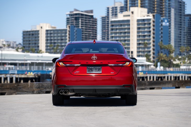 Toyota Camry 2027 ra mắt: Không nâng cấp gì nhưng giá vẫn tăng - Ảnh 3.