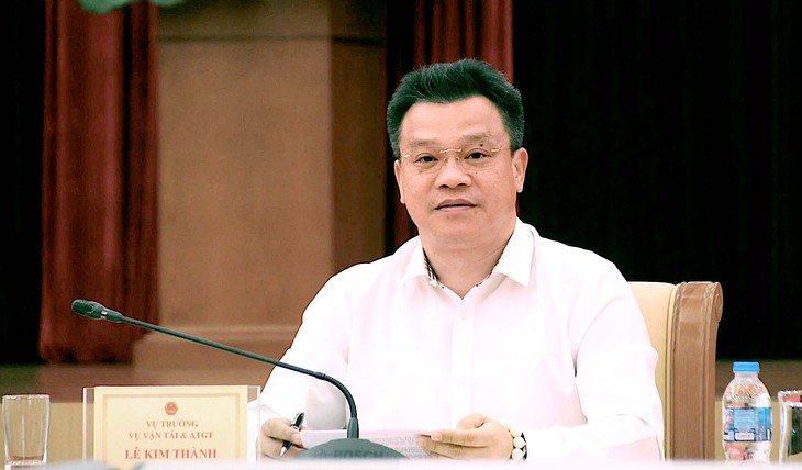 Bộ Xây dựng rà soát biển báo, tổ chức giao thông để tài xế giữ khoảng cách trên cao tốc - Ảnh 1.