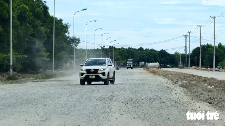 Quảng Ngãi thúc loạt dự án trọng điểm, yêu cầu dứt điểm mặt bằng trong tháng 10-11 - Ảnh 5.