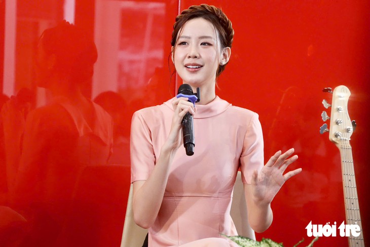 Không chỉ hô hào yêu nước, người trẻ cần làm điều này để đưa Việt Nam vươn xa - Ảnh 3.