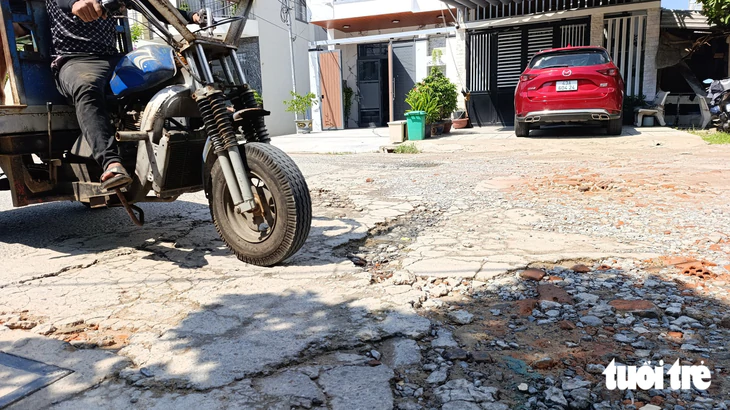 Đà Nẵng: Vì sao đoạn đường đất 20m giữa phố cả chục năm chưa xong? - Ảnh 5.