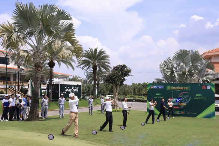 250 VĐV tham dự mùa giải thứ 3 của Giải golf HTV SWING CUP - Ảnh 1.