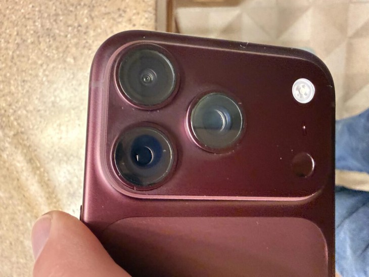 iPhone 18 Pro đổi màu sau 3 tuần dùng, vì sao thế? - Ảnh 2.