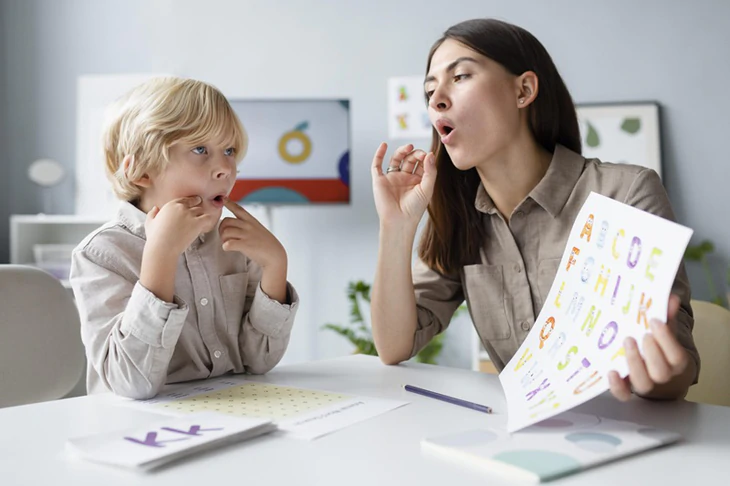Muốn giỏi ngoại ngữ, hãy luyện nghe trước khi học từ vựng - Ảnh 1.