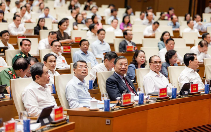 Tổng Bí thư, Chủ tịch nước Tô Lâm ký ban hành Quy định mới về kiểm tra, giám sát và kỷ luật của Đảng - Ảnh 2.