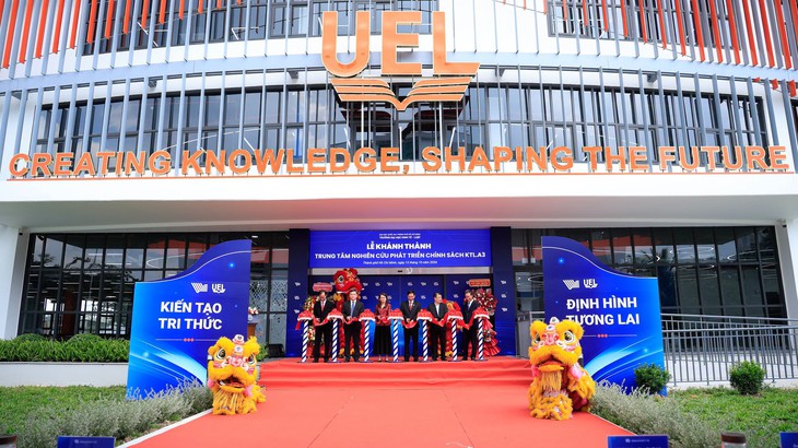 Trường ĐH Kinh tế - Luật khánh thành trung tâm nghiên cứu hình trái tim 228 tỉ đồng - Ảnh 2.
