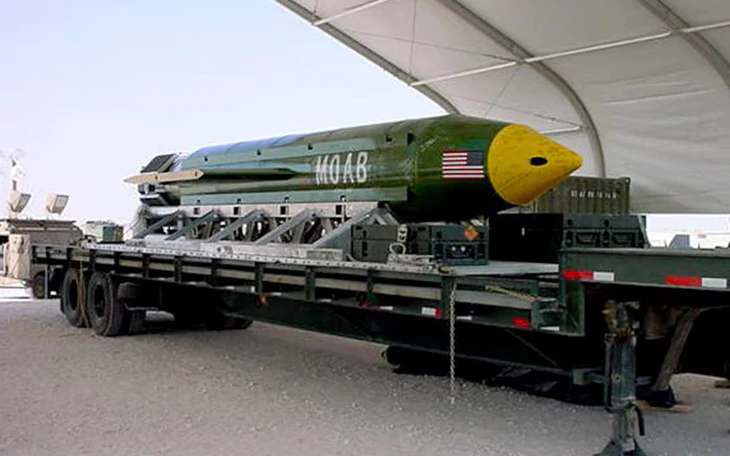 Ông Trump lên tiếng thông tin định dùng ‘mẹ của các loại bom’ tấn công Iran - Ảnh 2.