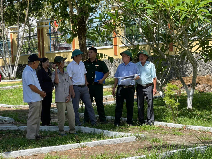 Nhân chứng nói gì về nghi vấn hàng chục hài cốt liệt sĩ nằm dưới sân trụ sở Đảng ủy xã ở Đà Nẵng? - Ảnh 1.