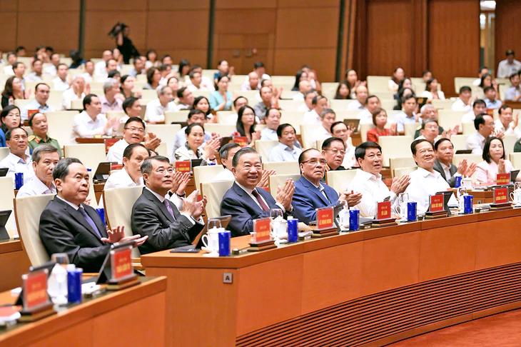 Tổng Bí thư, Chủ tịch nước Tô Lâm dự Hội nghị quán triệt nghị quyết Trung ương 4 - Ảnh 2.