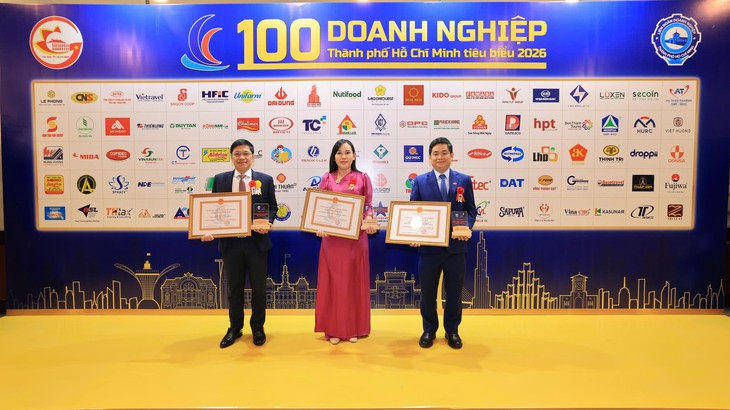 Lãnh đạo và doanh nghiệp thuộc hệ thống SATRA được vinh danh tại nhiều giải thưởng lớn năm 2026 - Ảnh 2.