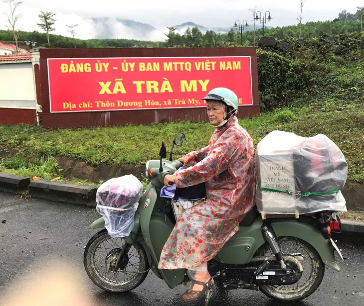 Đặng Ái Việt chạy đua với thời gian để lưu giữ chân dung các Mẹ Việt Nam Anh hùng - Ảnh 1.