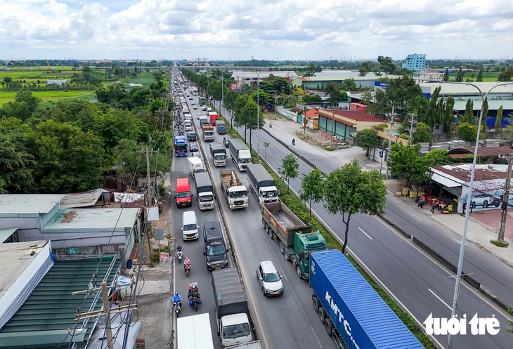 Ba tháng cuối năm, TP.HCM dồn sức cho những việc có thể tạo tăng trưởng - Ảnh 3.