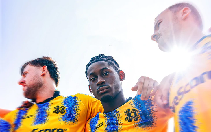 Diễn viên hài gợi ý nung chảy cúp vô địch của Man City chia cho đối thủ - Ảnh 2.
