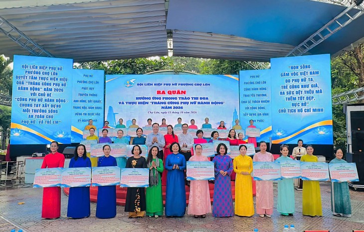 Phụ nữ TP.HCM lan tỏa yêu thương, chung tay xây dựng môi trường sống an toàn - Ảnh 4.