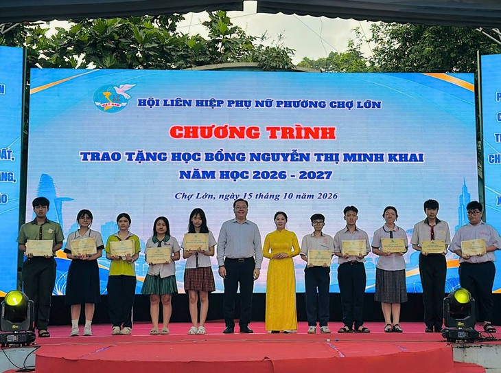 Phụ nữ TP.HCM lan tỏa yêu thương, chung tay xây dựng môi trường sống an toàn - Ảnh 2.