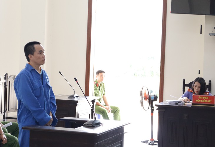Lập sòng bài rồi tổ chức cướp tài sản, 13 người bị phạt 119 năm tù - Ảnh 1.