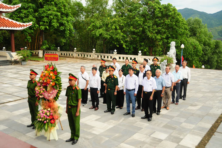 Nhân chứng nói gì về nghi vấn hàng chục hài cốt liệt sĩ nằm dưới sân trụ sở Đảng ủy xã ở Đà Nẵng? - Ảnh 3.