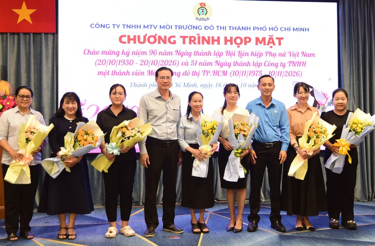 Công ty TNHH MTV Môi trường đô thị TP.HCM: 51 năm giữ thành phố sạch đẹp - Ảnh 4.