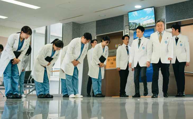 ‘Doctor X’ bị yêu cầu xem xét nội dung phát sóng vì sai lệch y khoa - Ảnh 4.