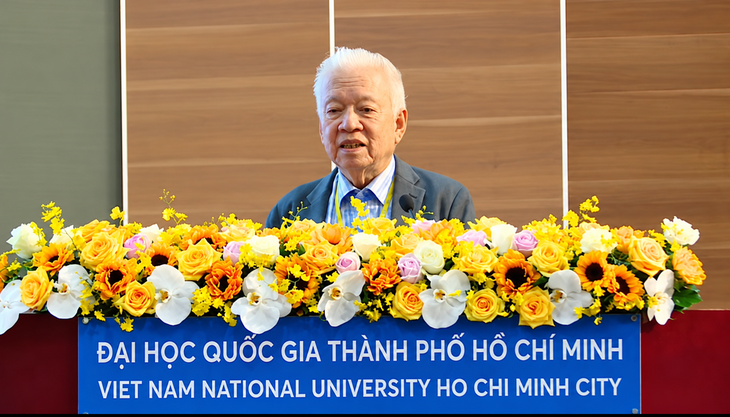 Giáo sư cảnh báo góc khuất nghề y được chia sẻ trở lại, nghề 'không phải để mưu sinh mà là cứu sinh' - Ảnh 1.