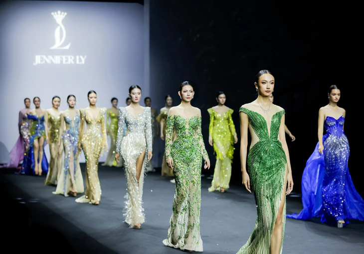 Trịnh Bảo, Trần Tiến Dũng sải bước cùng dàn hoa hậu, nam vương quốc tế tại Thượng Hải - Ảnh 6.