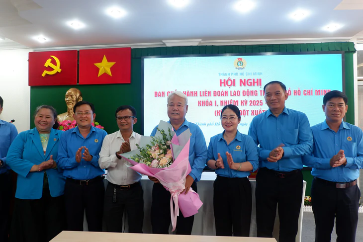 Ông Võ Khắc Thái làm Chủ tịch Liên đoàn lao động TP.HCM - Ảnh 3.
