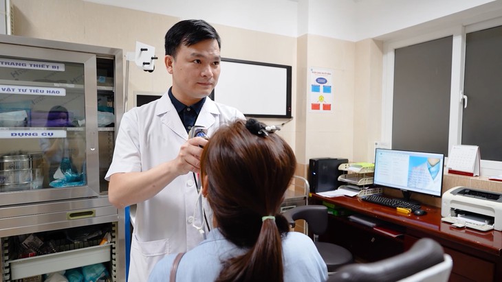 Phát hiện đỉa sống trong thanh quản: Cảnh báo sức khỏe năm 2026 - Ảnh 1.