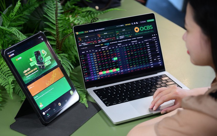 Chứng khoán 20-10: VN-Index nguy cơ lùi về 1.650 điểm, có nên bắt đáy? - Ảnh 3.