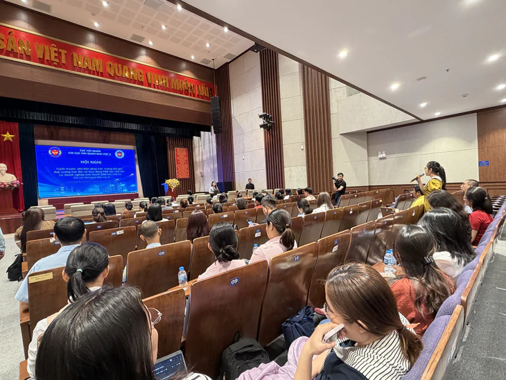 Hải quan cùng doanh nghiệp gỡ khó trong xuất nhập khẩu tiền chất - Ảnh 1.