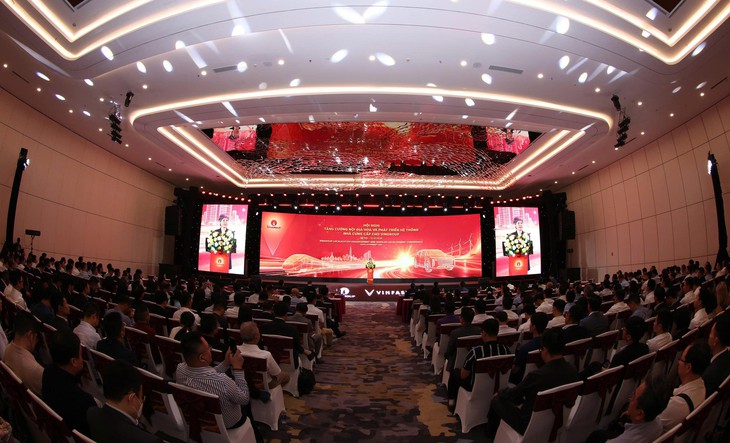 Vingroup 'chơi lớn' tung loạt chính sách hỗ trợ, thu mua linh kiện nhà cung ứng trong nước - Ảnh 2.