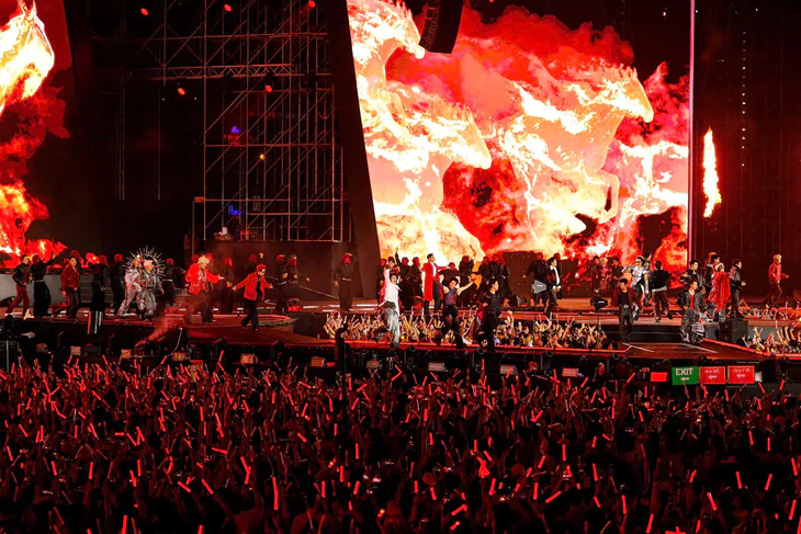 Concert Anh trai vượt ngàn chông gai: 'Xin đừng trách những giọt nước mắt của chúng tôi' - Ảnh 1.