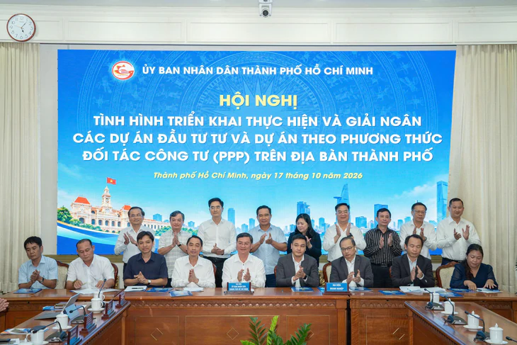 Chủ tịch TP.HCM: Doanh nghiệp đã cam kết thì cùng thực hiện, góp sức cho tăng trưởng hai con số - Ảnh 2.