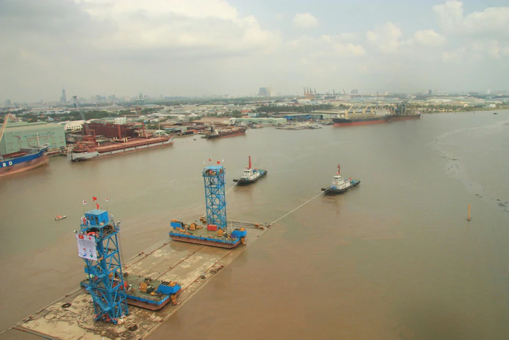 Hai công trình biểu tượng kiến trúc của TP.HCM: Từ lai dắt đốt hầm Thủ Thiêm đến hành trình đưa nhịp cầu đi bộ nặng 3.400 tấn - Ảnh 3.