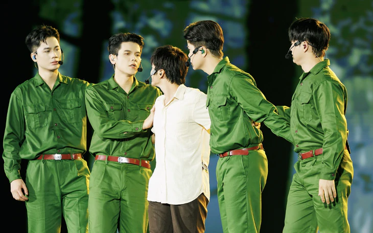 Hà An Huy và dàn anh tài đu dây trong concert Anh trai vượt ngàn chông gai, fan bảo 'đủ tiền vé rồi' - Ảnh 4.