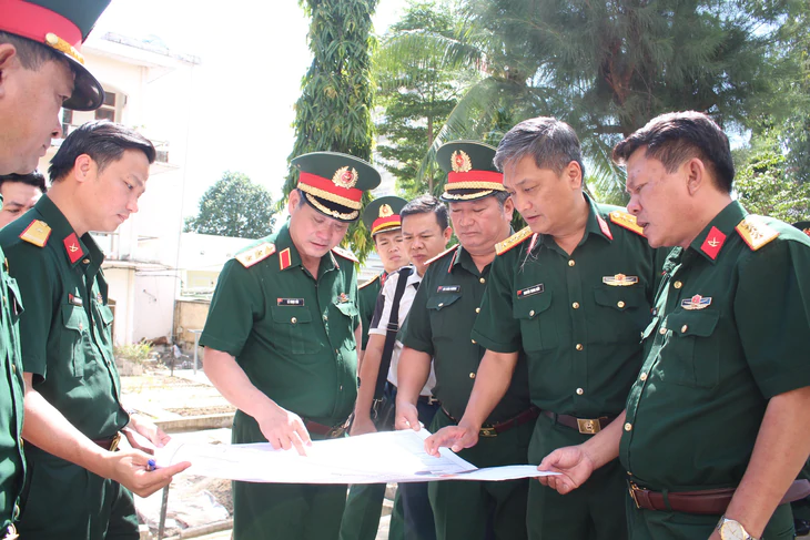 Tư lệnh Quân khu 5 yêu cầu bộ đội làm chủ phương tiện không người lái - Ảnh 1.