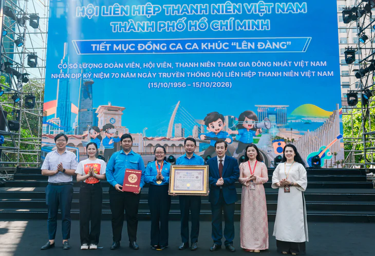 7 . 000 Bạn trẻ cùng đồng ca Lên đàng , kỷ lục Việt Nam 2026 - Ảnh 1.