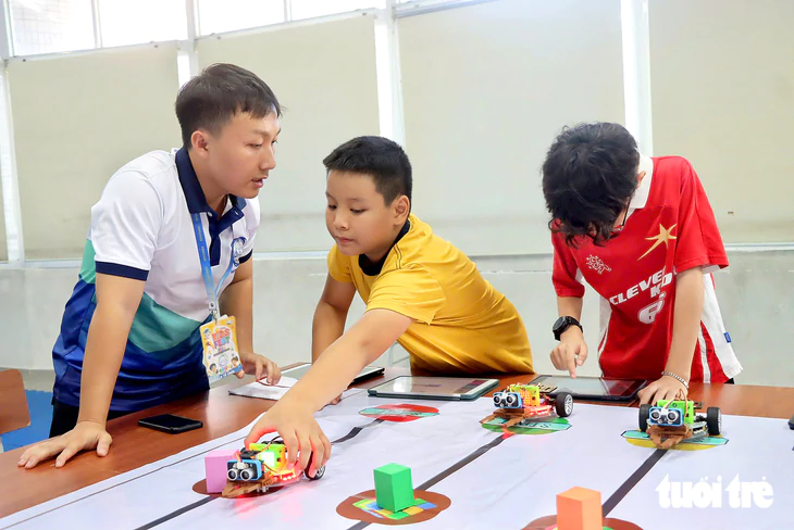 Thiếu nhi TP.HCM được học STEM, lập trình và kỹ năng an toàn trên mạng - Ảnh 2.