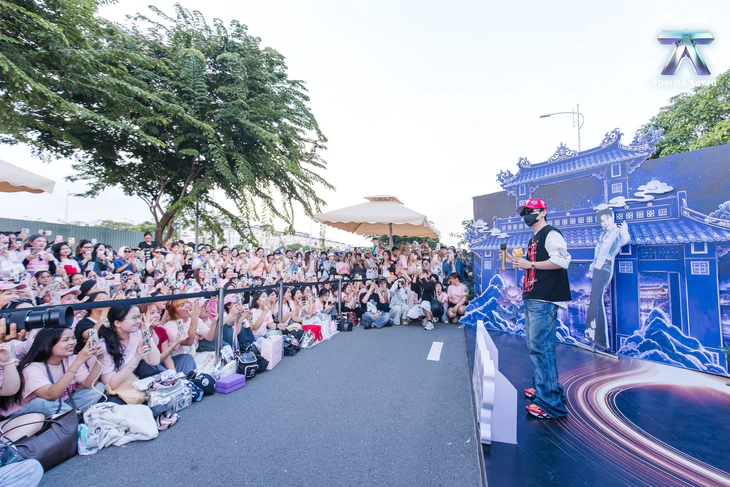 Bốn concert cùng diễn ra tối nay: Vé bán hết, fan đón thần tượng ra sao? - Ảnh 4.