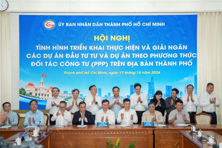 Chủ tịch TP.HCM: Doanh nghiệp đã cam kết thì cùng thực hiện, góp sức cho tăng trưởng hai con số - Ảnh 3.