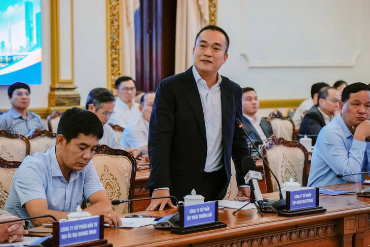 Chủ tịch TP.HCM họp với nhiều đơn vị về giải ngân đầu tư tư - Ảnh 4.