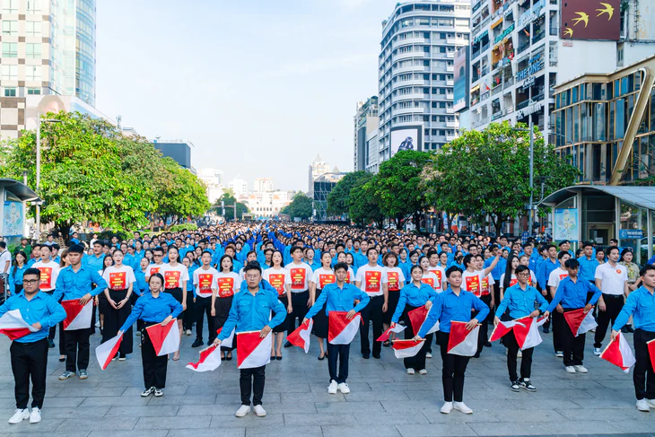 7 . 000 Bạn trẻ cùng đồng ca Lên đàng , kỷ lục Việt Nam 2026 - Ảnh 3.