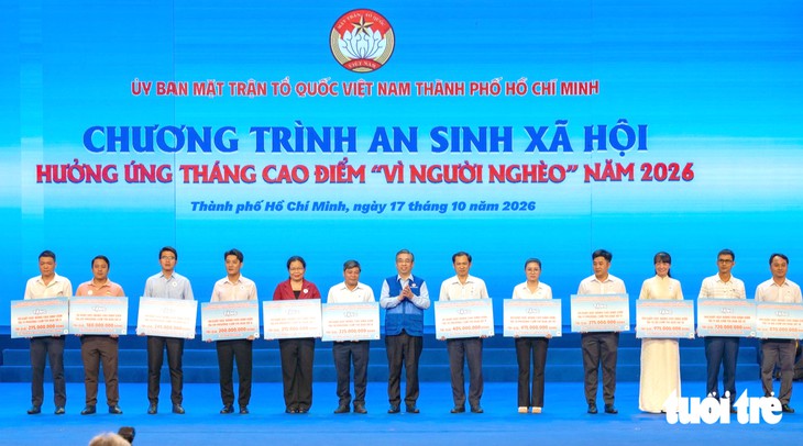 Hơn 92 tỉ đồng chăm lo người nghèo, học sinh, sinh viên khó khăn ở TP.HCM - Ảnh 2.