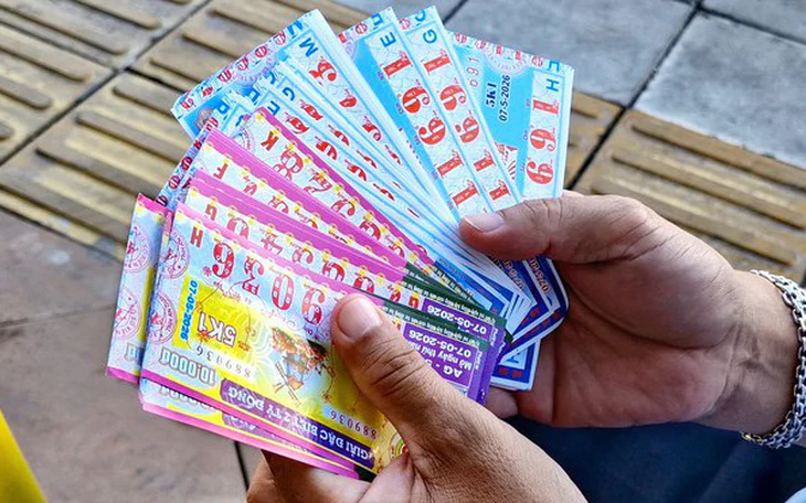 Nên cấm người dưới 18 tuổi bán vé số  - Ảnh 3.