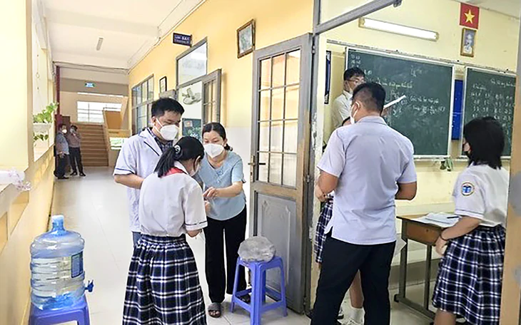 TP.HCM ghi nhận học sinh thứ 4 mắc não mô cầu, nhiều học sinh dương tính cúm mà và rhinovirus - Ảnh 3.