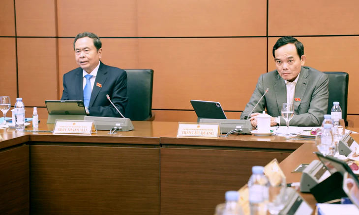Bí thư Trần Lưu Quang: TP.HCM chắt chiu nguồn lực, triển khai nhiều giải pháp thúc đẩy tăng trưởng hai con số - Ảnh 1.